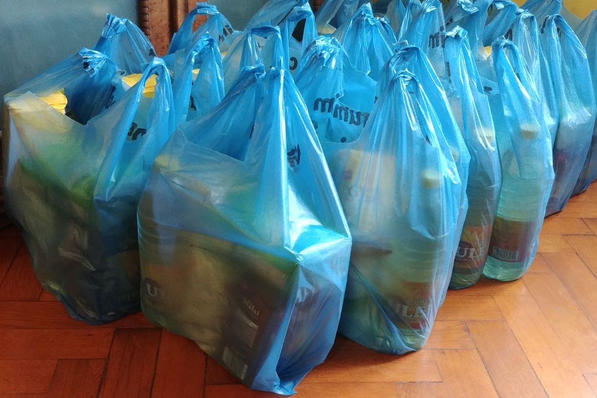 Pachete gratuite pentru pensionarii membrii C.A.P.S din Sibiu