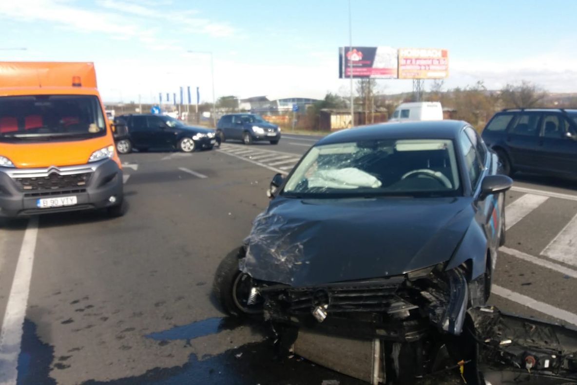 Victimă transportată la spital cu atac de panică, în urma unui accident pe DN1