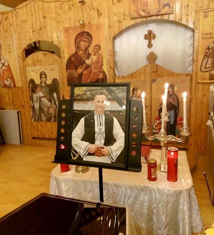 VIDEO | Artistul Daniel Rosalim, condus pe ultimul drum pe muzica Orchestrei Ansamblului "Junii Sibiului"