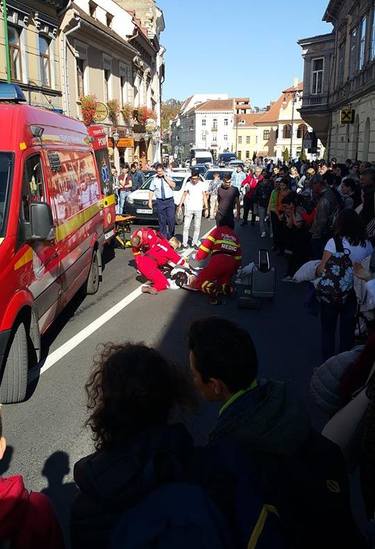 Brașov: O femeie în stare gravă după ce a traversat neregulamentar