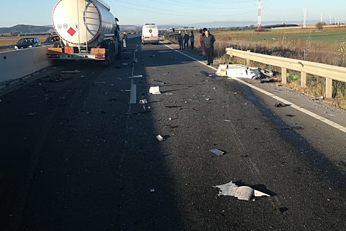 UPDATE: Brașov: O cisternă încărcată cu benzină, implicată într-un accident pe centura orașului