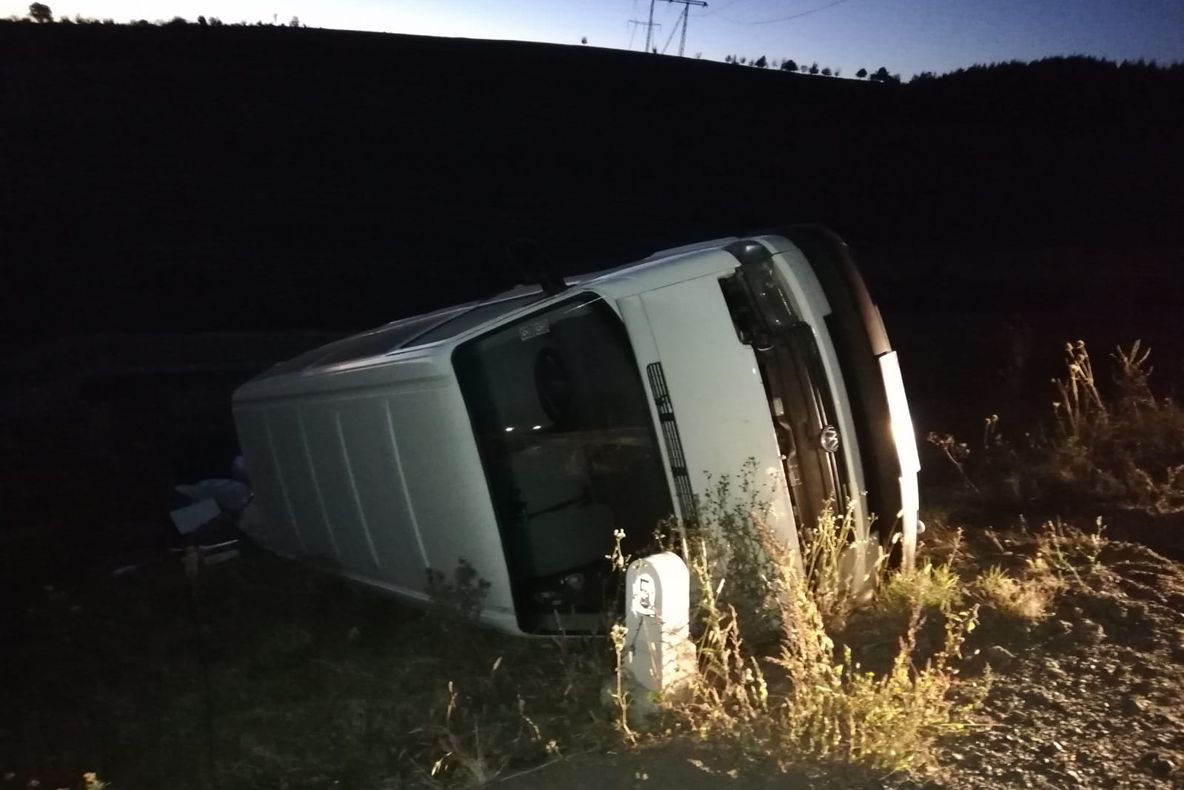 UPDATE: Un microbuz transport persoane a fost implicat într-un accident la ieșirea din Șura Mare