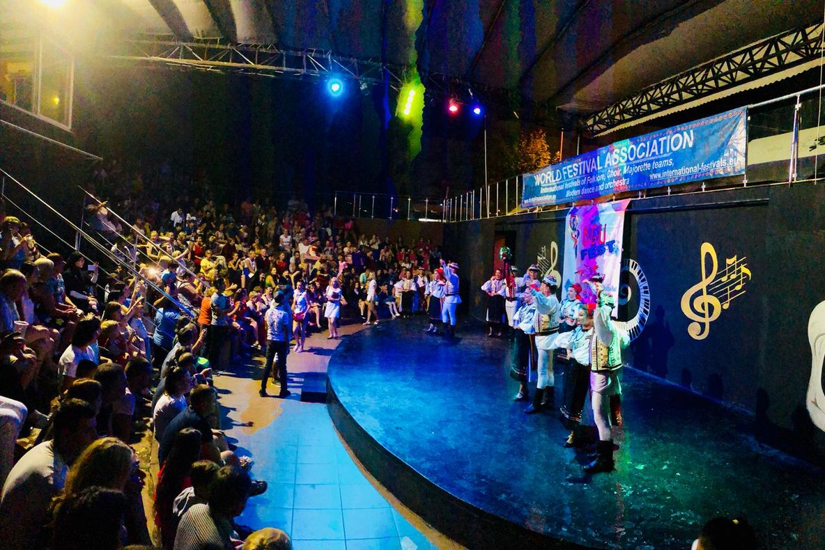 „ Ceata Junilor”, aplauze la scenă deschisă în Turcia