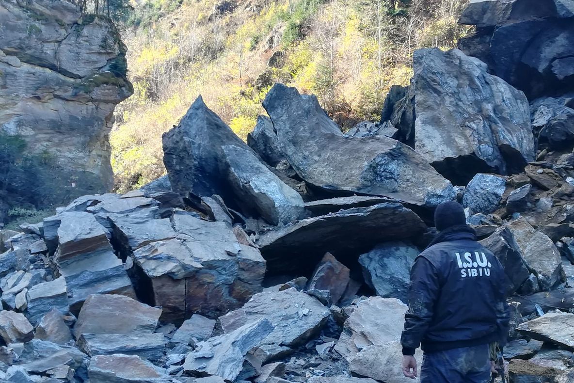 Foto/Video: Operațiunea pirotehnică de la Sădurel încheiată cu succes