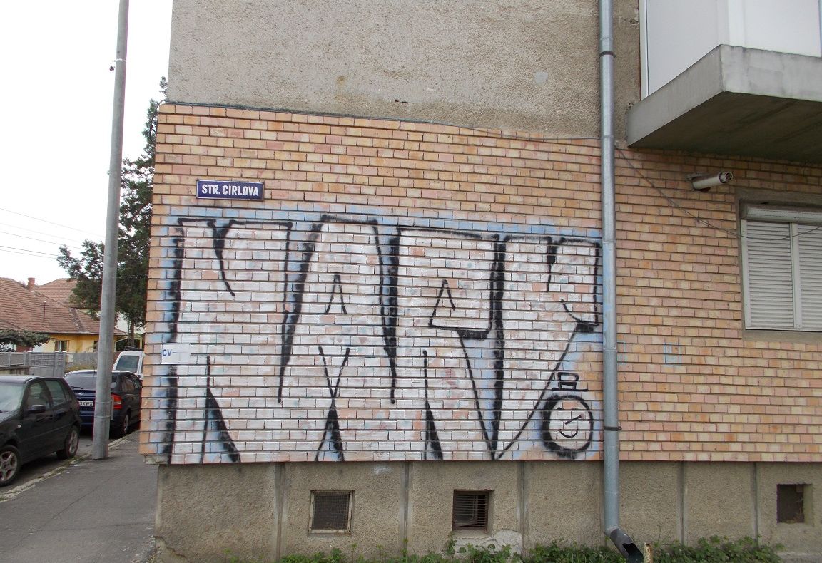 Primăria Sibiu a depus plângeri penale la Poliție, din cauza graffiti-ului