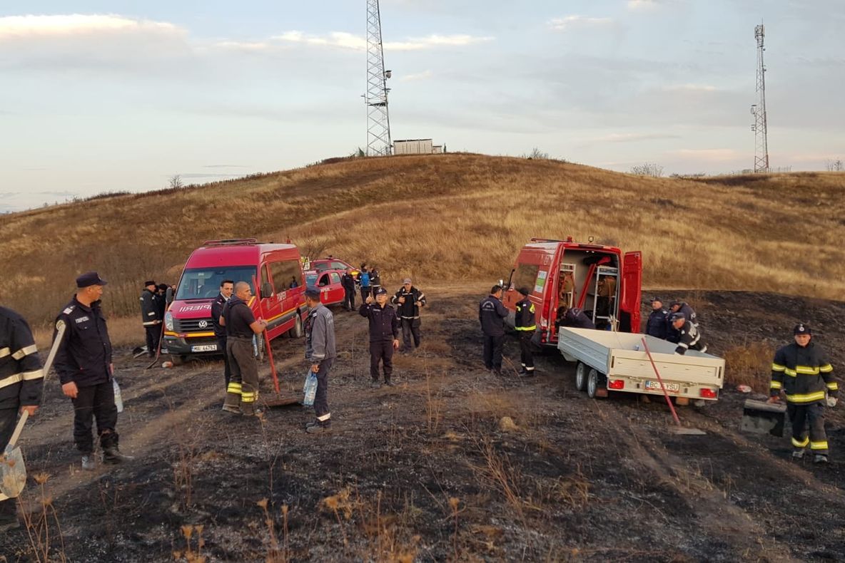 Foto/ Video. Două autoturisme au luat foc pe A1, la interval de 30 de minute