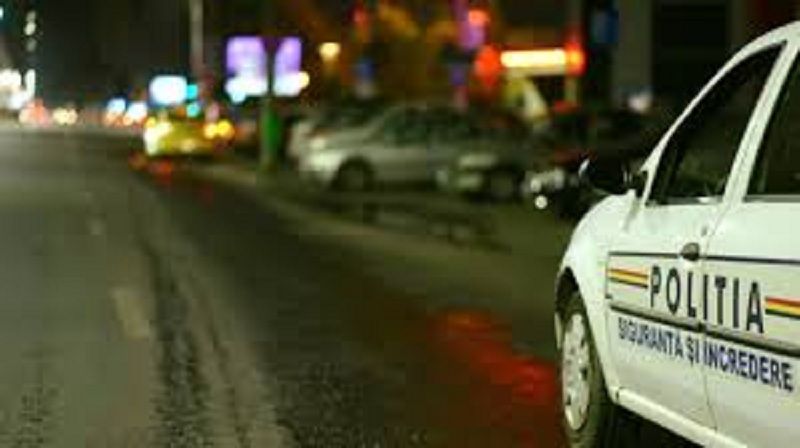 Biciclist de 14 ani a intrat într-o maşină parcată, pe o stradă din Mediaş