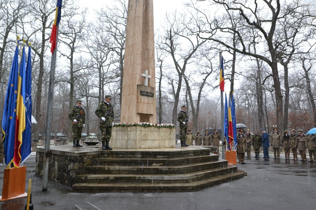 Eroii români şi străini căzuţi la datorie pe teritoriul României, cinstiţi în Pădurea Dumbrava