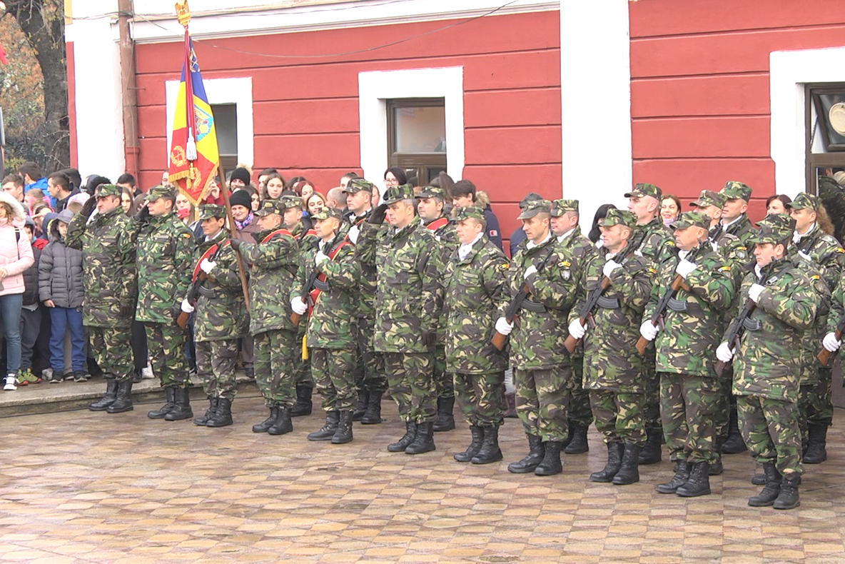 Statuia lui Mihai Viteazu, amplasată în centrul oraşului Cisnădie. A costat peste un milion de lei