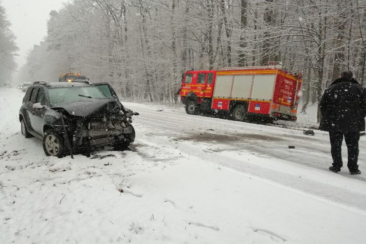 Autospecială ISU, lovită în timpul misiunii