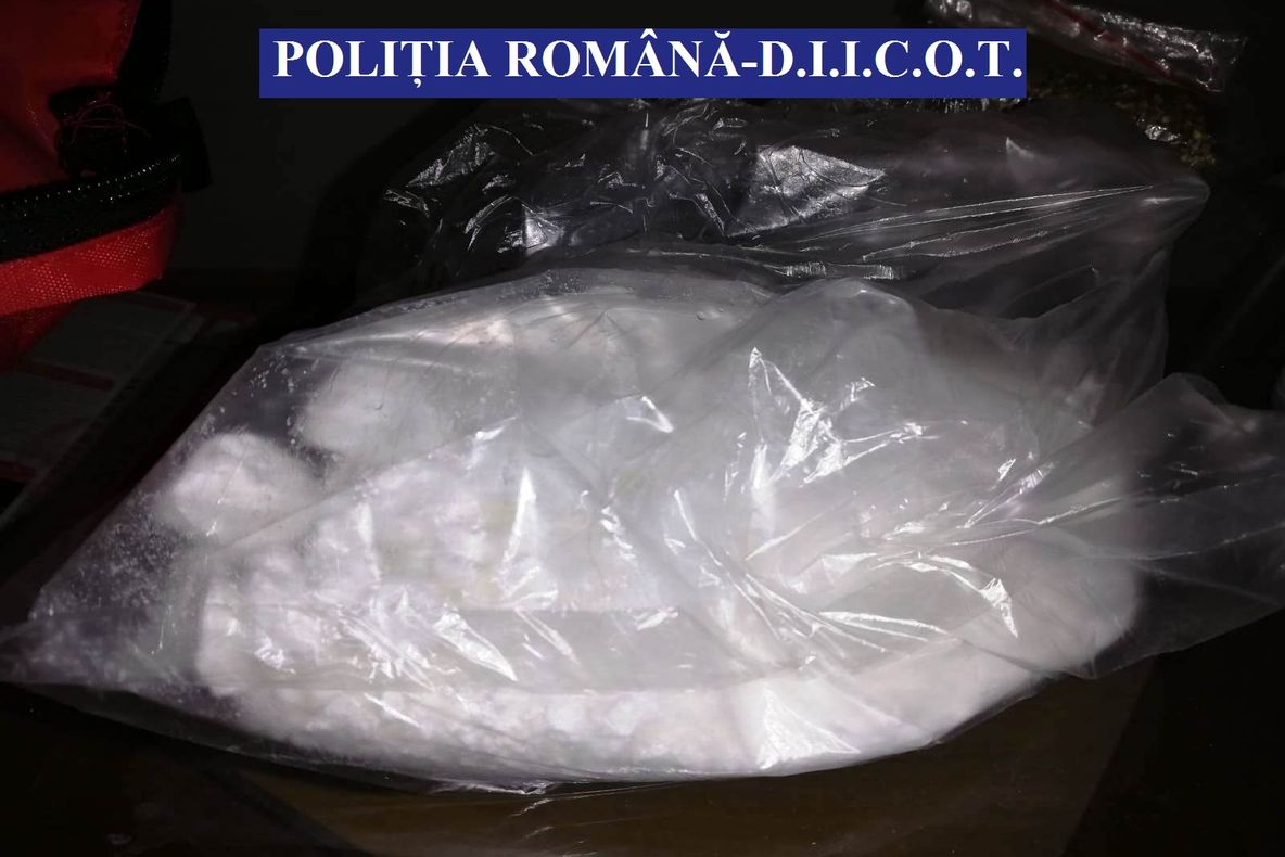 VIDEO / Studenții ULBS au încins jocuri tradiționale românești pe Marele Zid Chinezesc, de 1 Decembrie