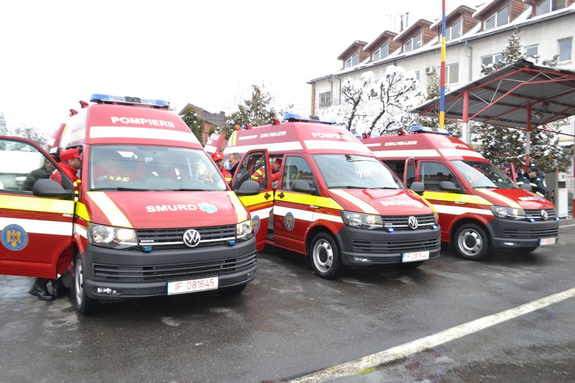 Trei noi ambulanţe SMURD pentru ISU Sibiu