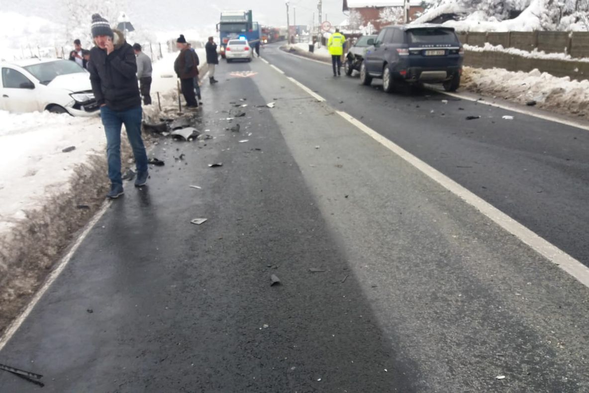 UPDATE: Foto/Video Grav accident de circulație la Boița. Trei mașini implicate