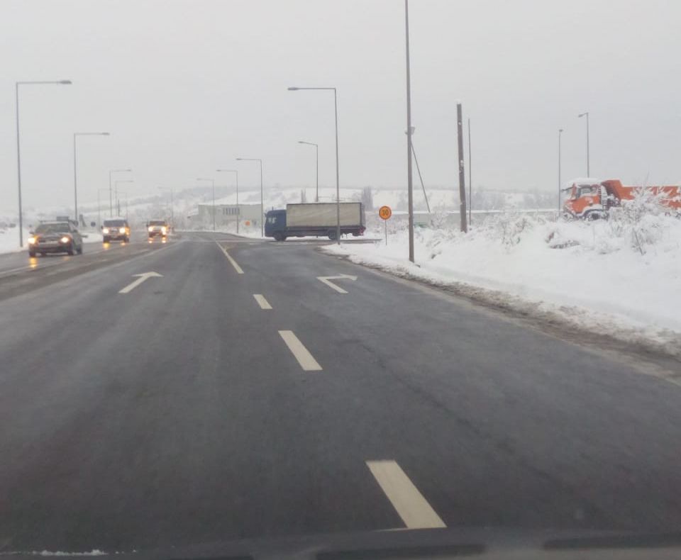 Aproape 700 de tone de sare răspândite pe Drumurile Naționale și Autostrăzi