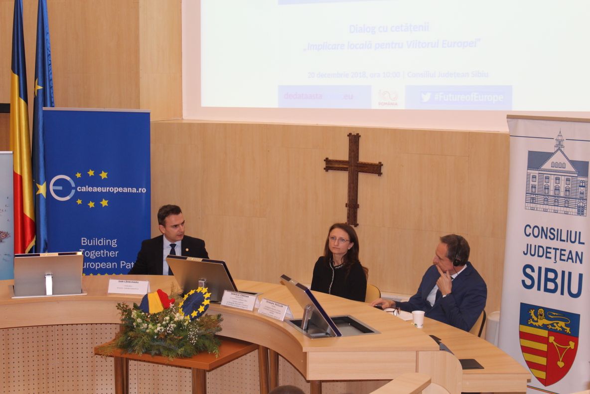 Peste 60 de sibieni au dezbătut viitorul Europei, alături de autorităţile locale