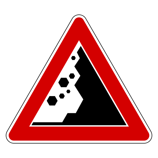 Două autoturisme avariate de căderi de pietre pe DN7