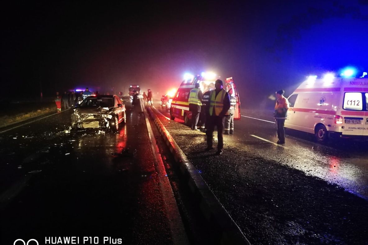 UPDATE: Două persoane rănite într-un accident la intrare în Avrig