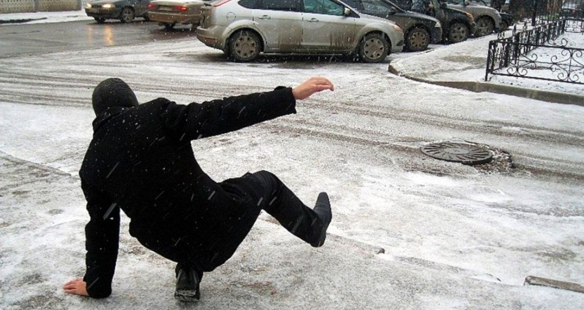 16 persoane au ajuns la Urgențe, în ultimele 24 de ore, după ce au căzut pe gheață