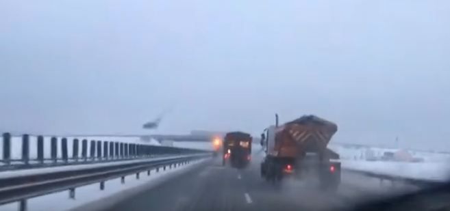 VIDEO | 230 de tone de material antiderapant, folosite în judeţ până la această oră