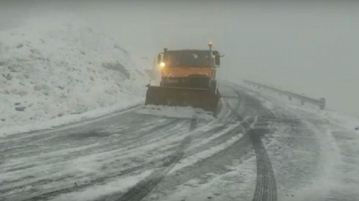 67 de utilaje cu lamă și material antiderapant acționează în prezent în județul Sibiu