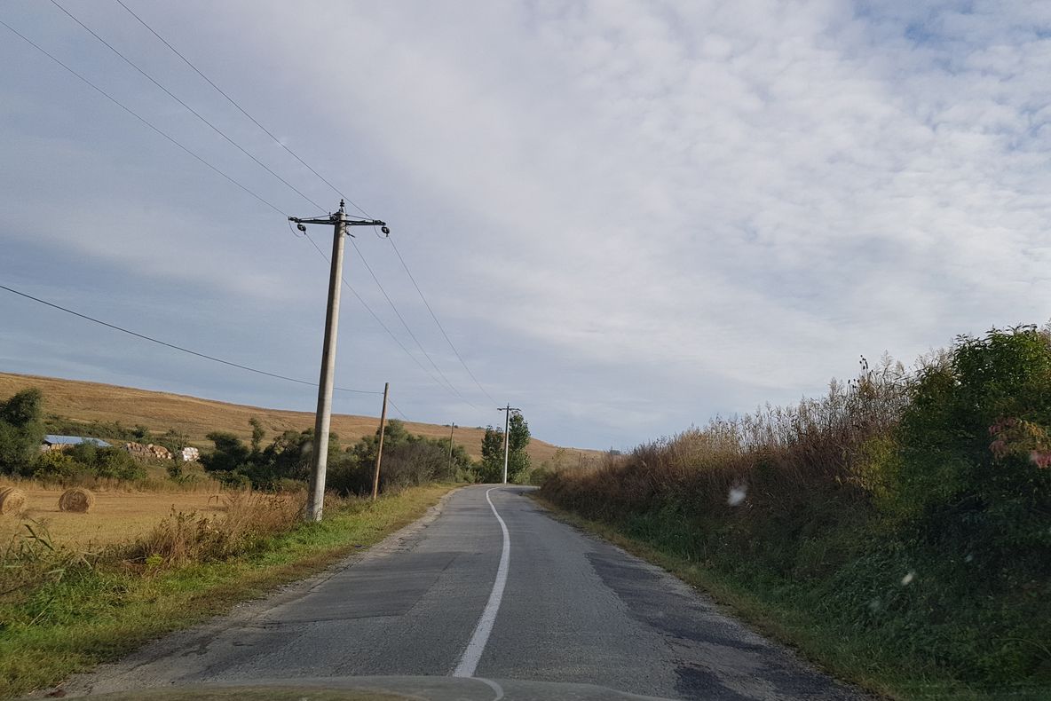 Consiliul Județean Sibiu caută constructori pentru modernizarea drumului DJ 107 B. Contract de peste 70 milioane de lei!