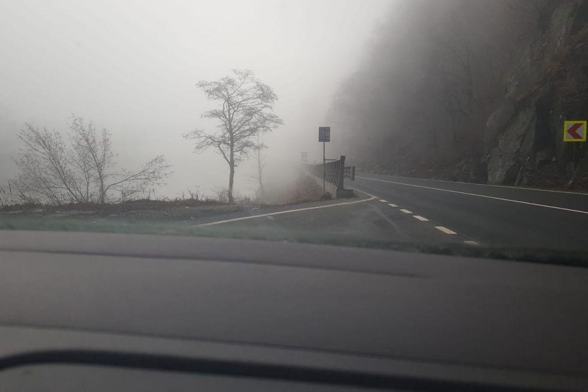 Cod galben de ceață pentru 13 localități din Sibiu