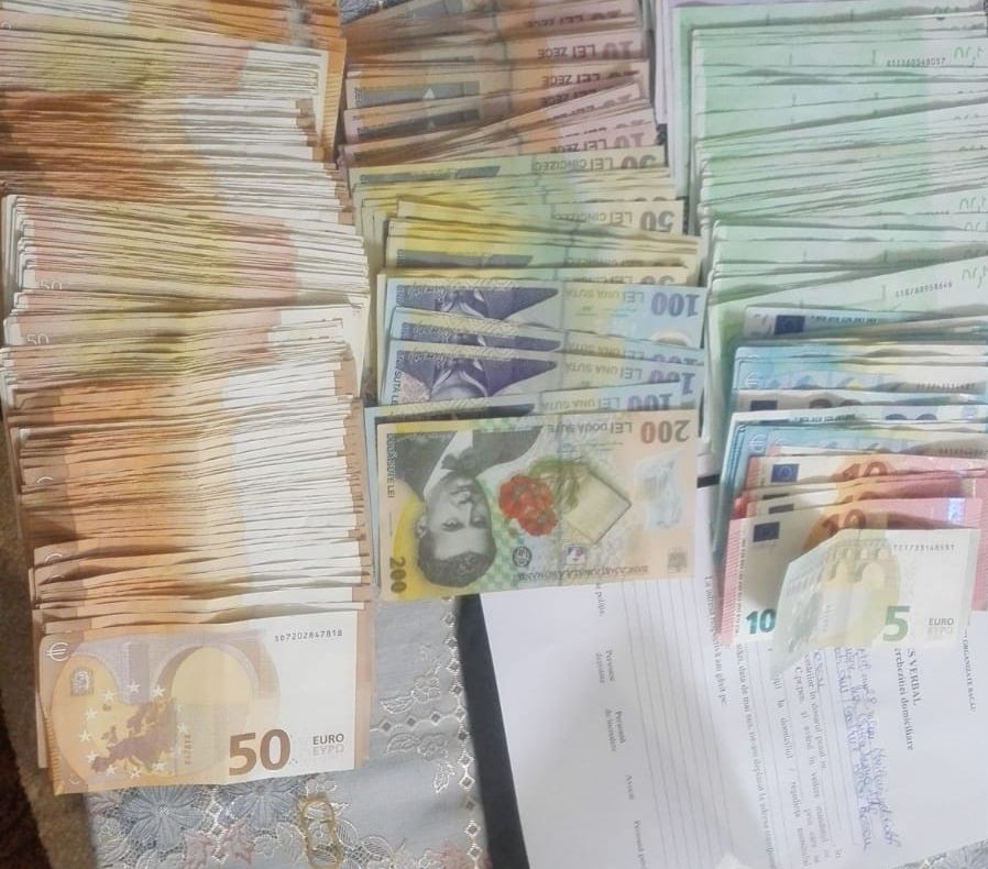 UPDATE | VIDEO |  Copil de patru ani, prins sub remorca unui tractor, în stare gravă. Medicii îi efectuează manevre de resuscitare