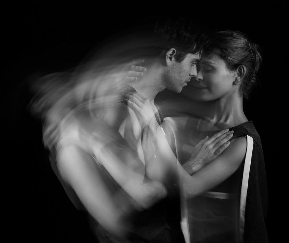 Balerinii sibienii joacă astăzi „Parlez moi d'amour"