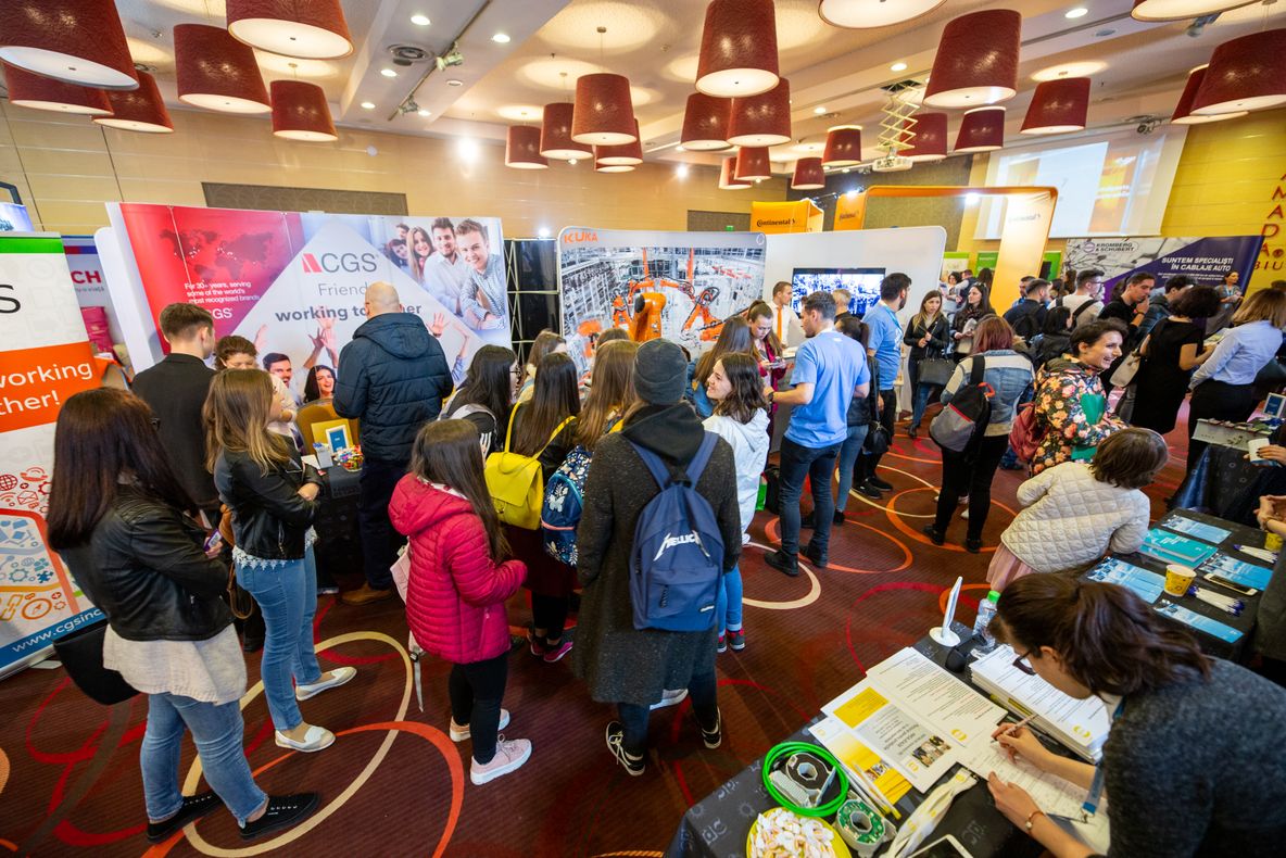 Peste 2.000 de persoane și-au căutat un loc de muncă, la Târgul de Cariere din Sibiu