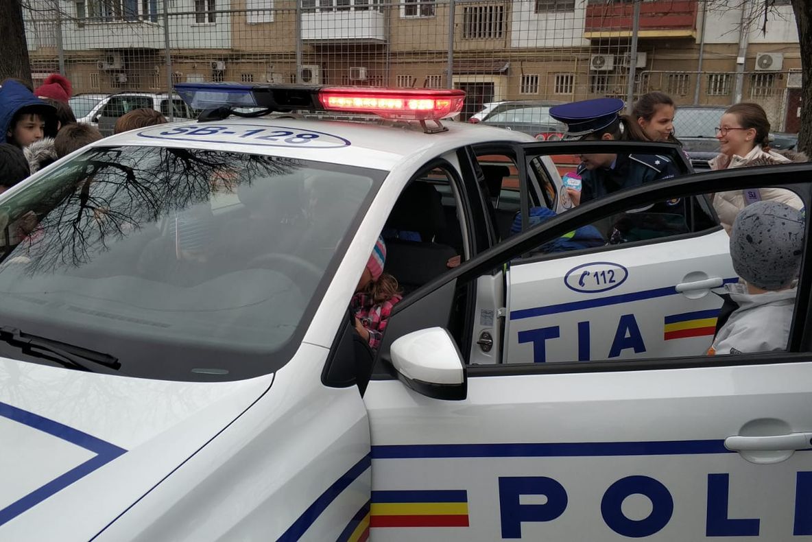 VIDEO | Copiii de la Școala 18 au aflat ce înseamnă meseria de polițist