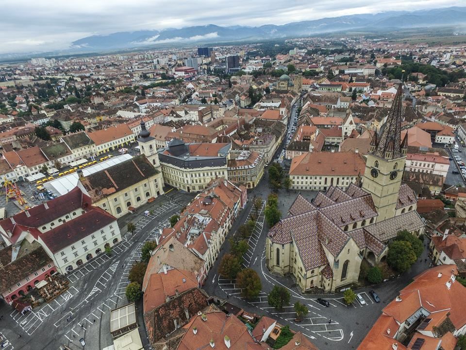 Parcările din Piața Mică și Piața Huet, închise, din cauza Summitului