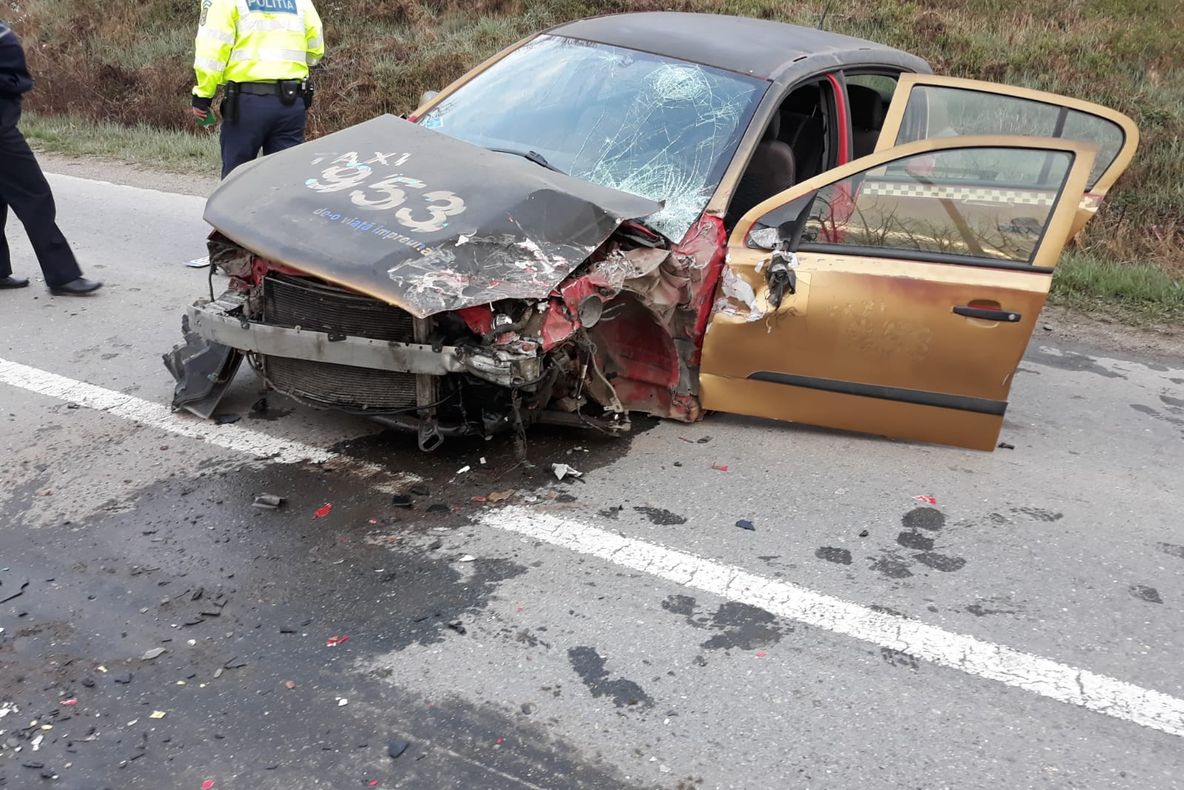 Două persoane rănite într-un accient la Marpod