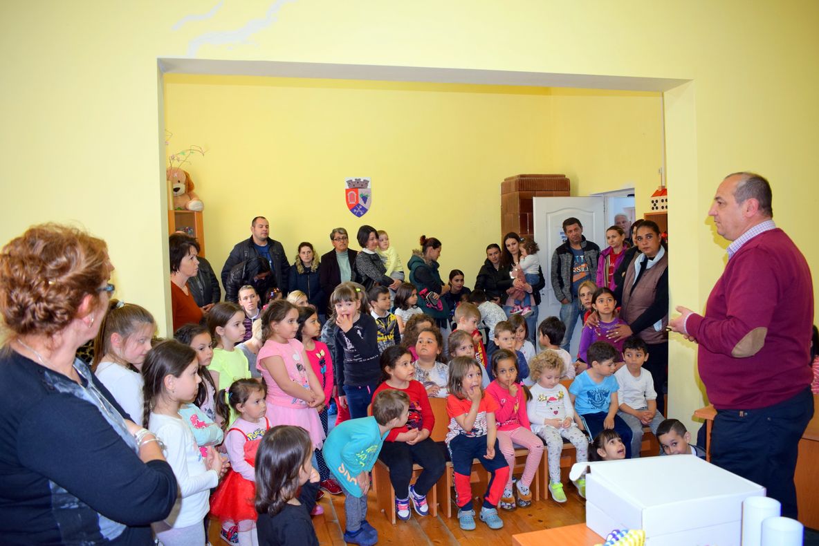 Programul "Periuța de dinți" se extinde la grădinițele din Copșa Mică