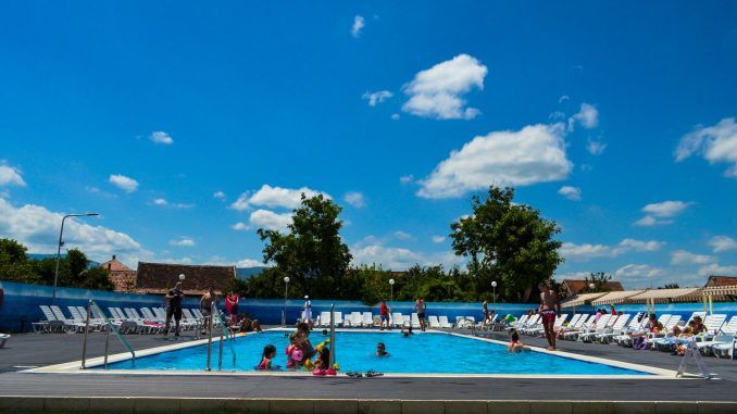 Piscina din Șelimbăr, scoasă la licitație pentru închiriere