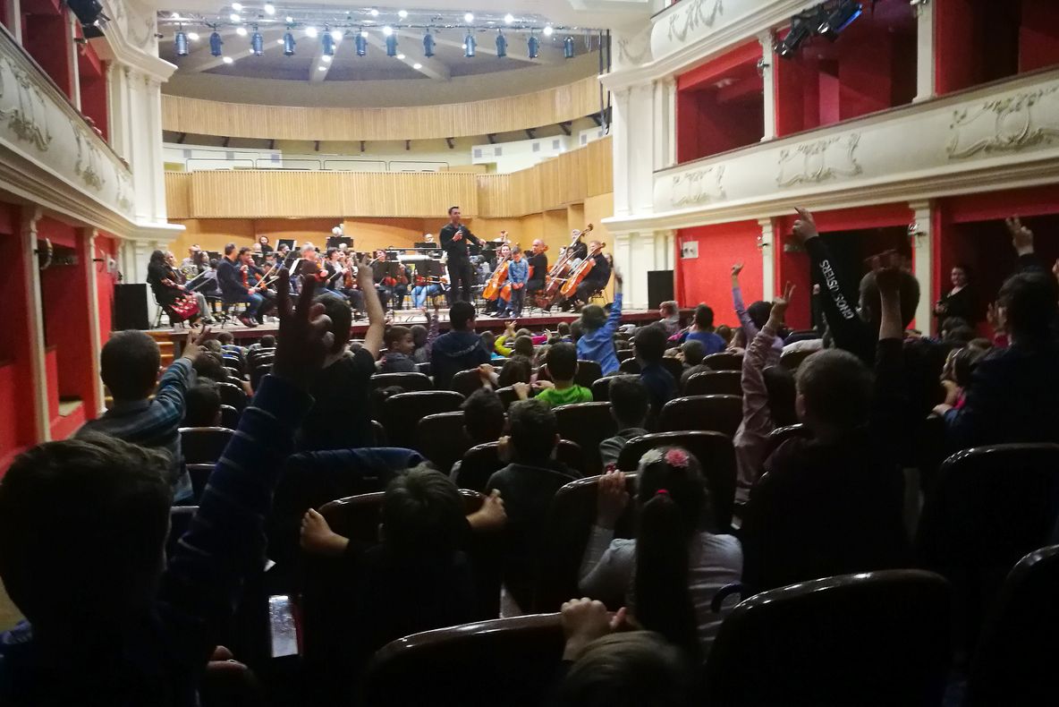 Concert educativ cu 500 de copii din județele Alba și Sibiu