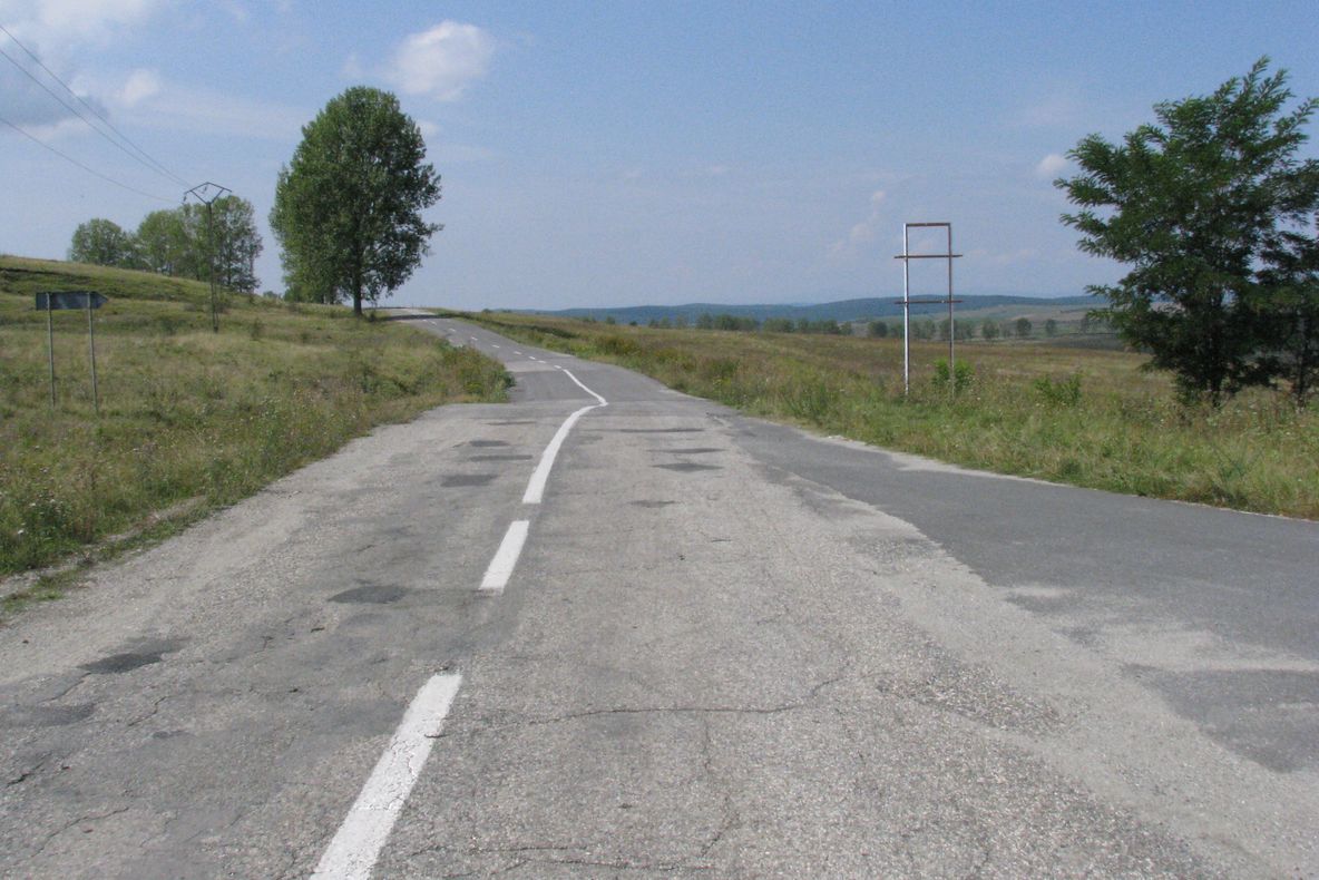 Consiliul Județean Sibiu a reluat licitația pentru modernizarea drumului DJ 107 B Păuca-Slimnic. Contractul de execuție, aproximativ 82 milioane lei