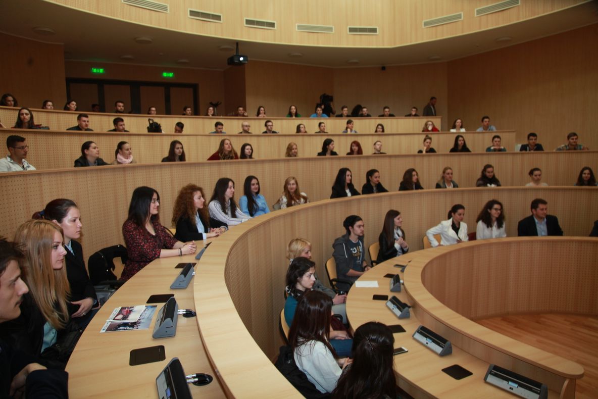 Elevii devin consilieri județeni pentru o oră