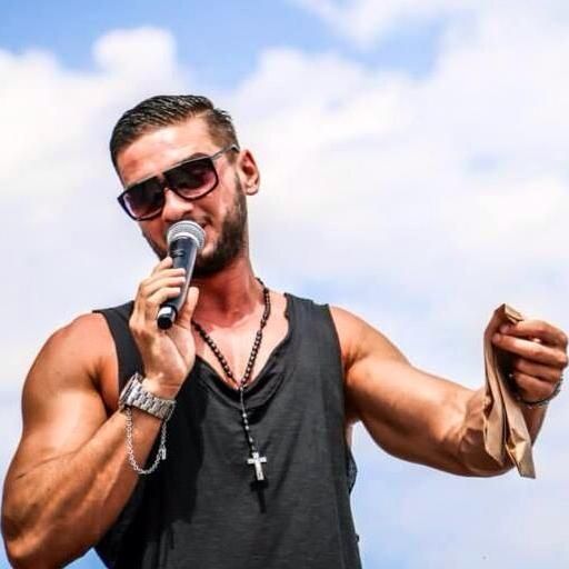 Tinerii, sărbătoriți la Rășinari cu un concert Dorian Popa, dans și spectacole de teatru