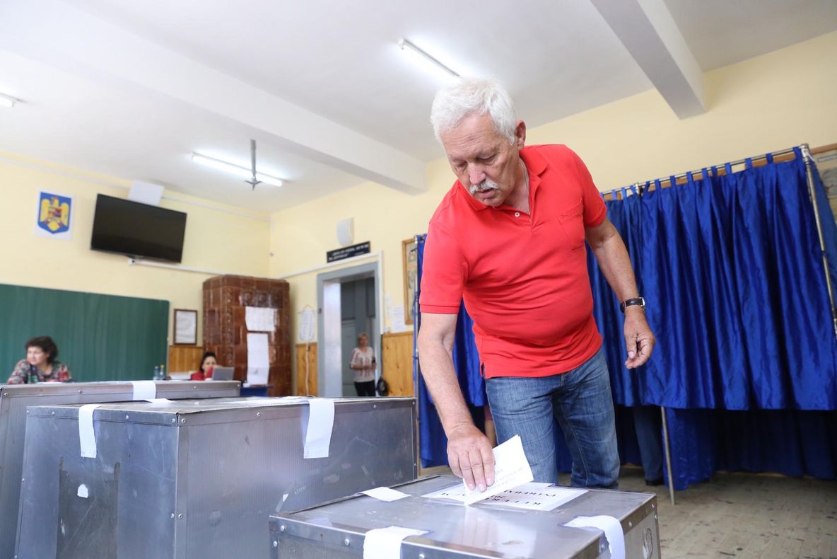 Prezență de 48,07%, la europarlamentare. Cei mai mulți votanți sunt femei