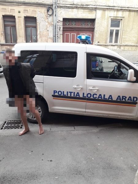 O mașină de teren s-a răsturnat pe Valea Lotrioarei. Ambulanța SAJ care se îndrepta spre incident, lovită de un tractor