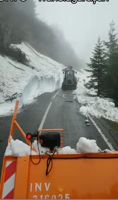 VIDEO | Drumarii intervin pe Transfăgărășan