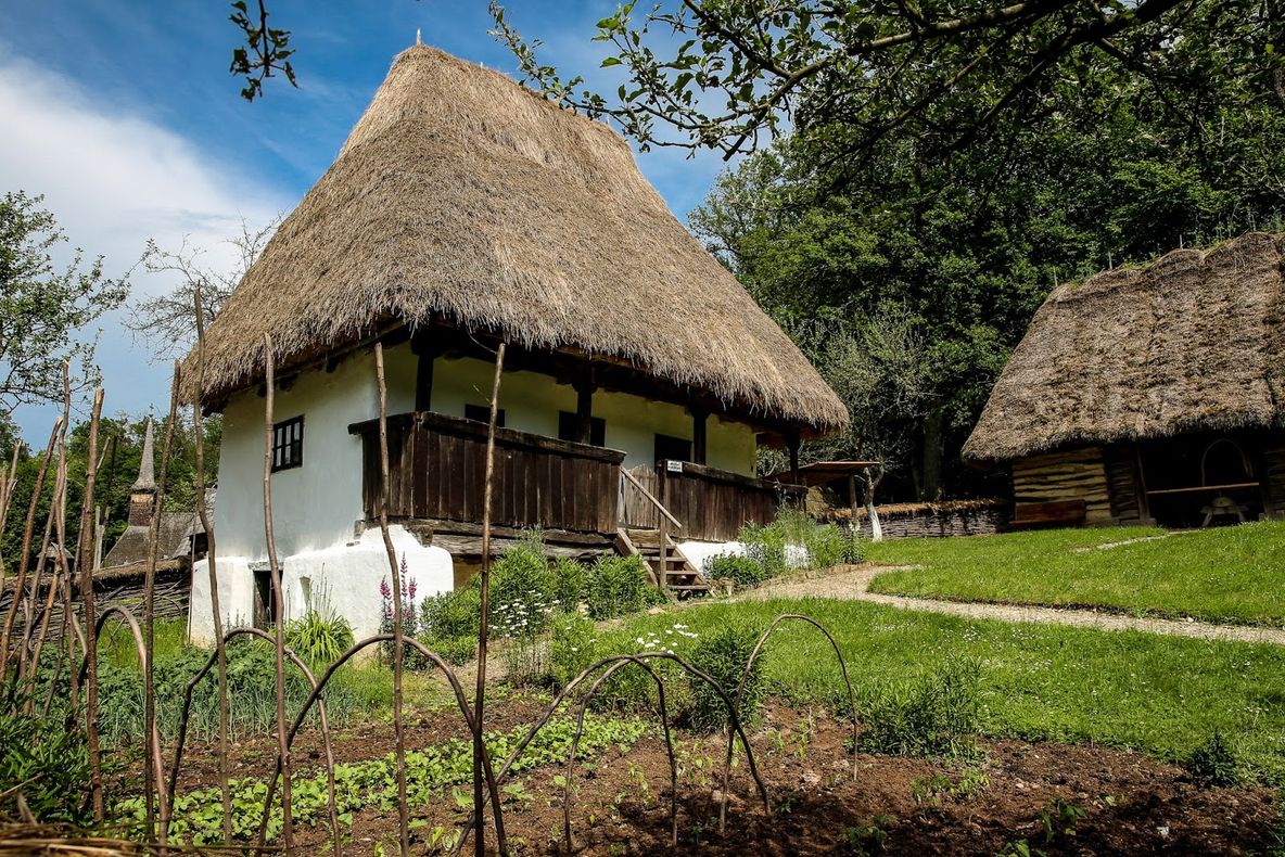 1 Mai, sărbătorit de 1.000 de sibieni și turiști, în Muzeul ASTRA