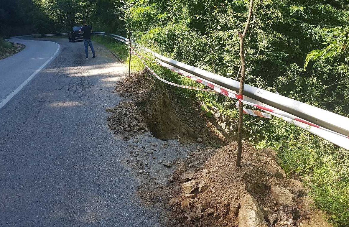 Trei drumuri județene calamitate anul trecut vor fi reabilitate