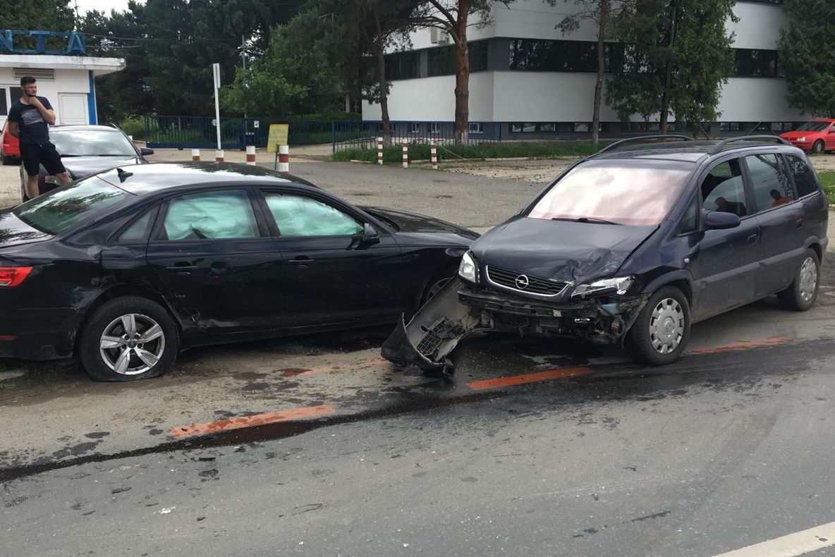 Femeie rănită într-un accident pe Ștefan cel Mare