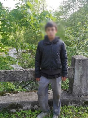 Tânăr de 16 ani, surprins de polițiști la volanul unei mașini, pe Viteazu