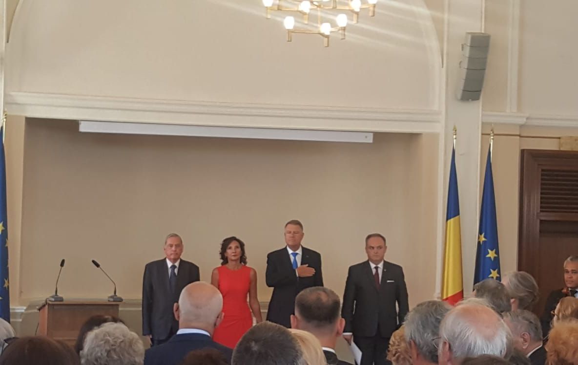 Klaus Iohannis, distins cu cea mai înaltă distincție a FDGR, la Sibiu: "Eu vreau să rămân președintele României!"