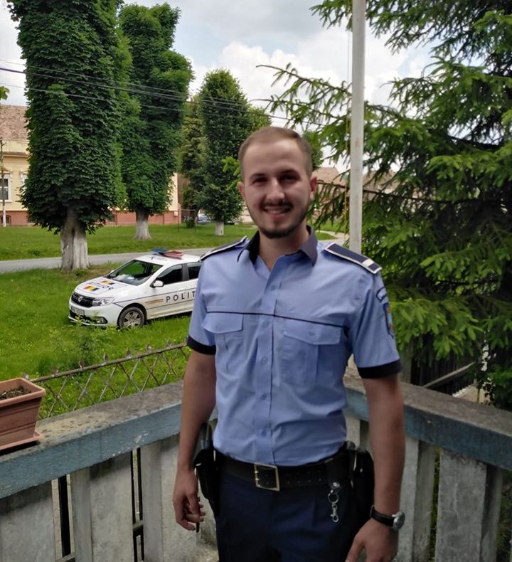 La datorie, chiar și în timpul liber. Un polițist din Dumbrăveni a prins pe Valea Oltului cinci femei care furaseră bani și bunuri de peste 50.000 de lei