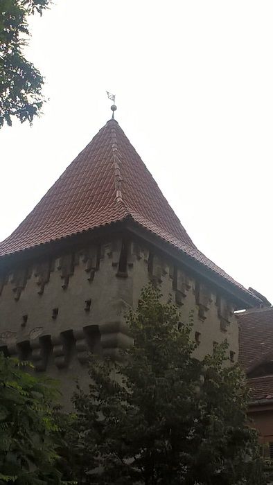 Pompierii sibieni au intervenit pe Cetății pentru a fixa elemente pe acoperișul Turnului Olarilor