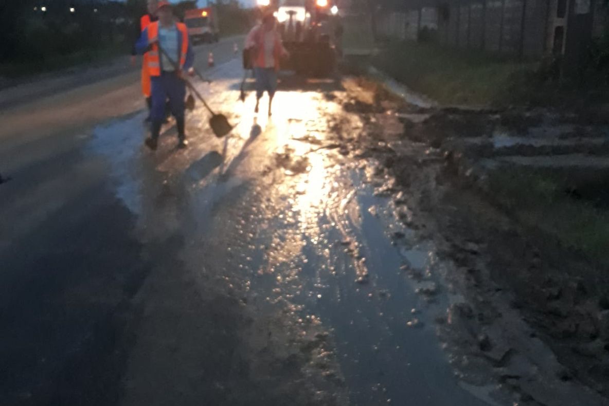 Circulație alternativă la Dumbrăveni din cauza aluviunilor formate în urma ploilor