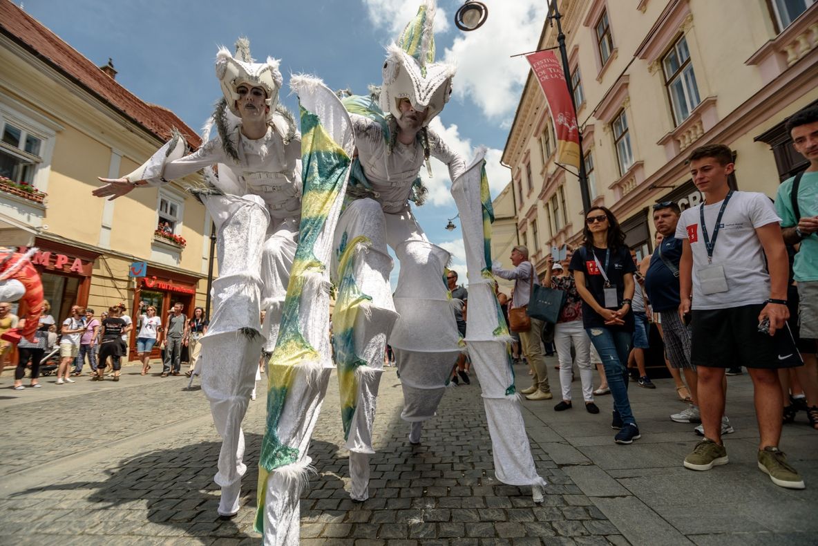 FITS a ajuns la final. Plasticiens Volants și RADIO ELVIS în ultima seară